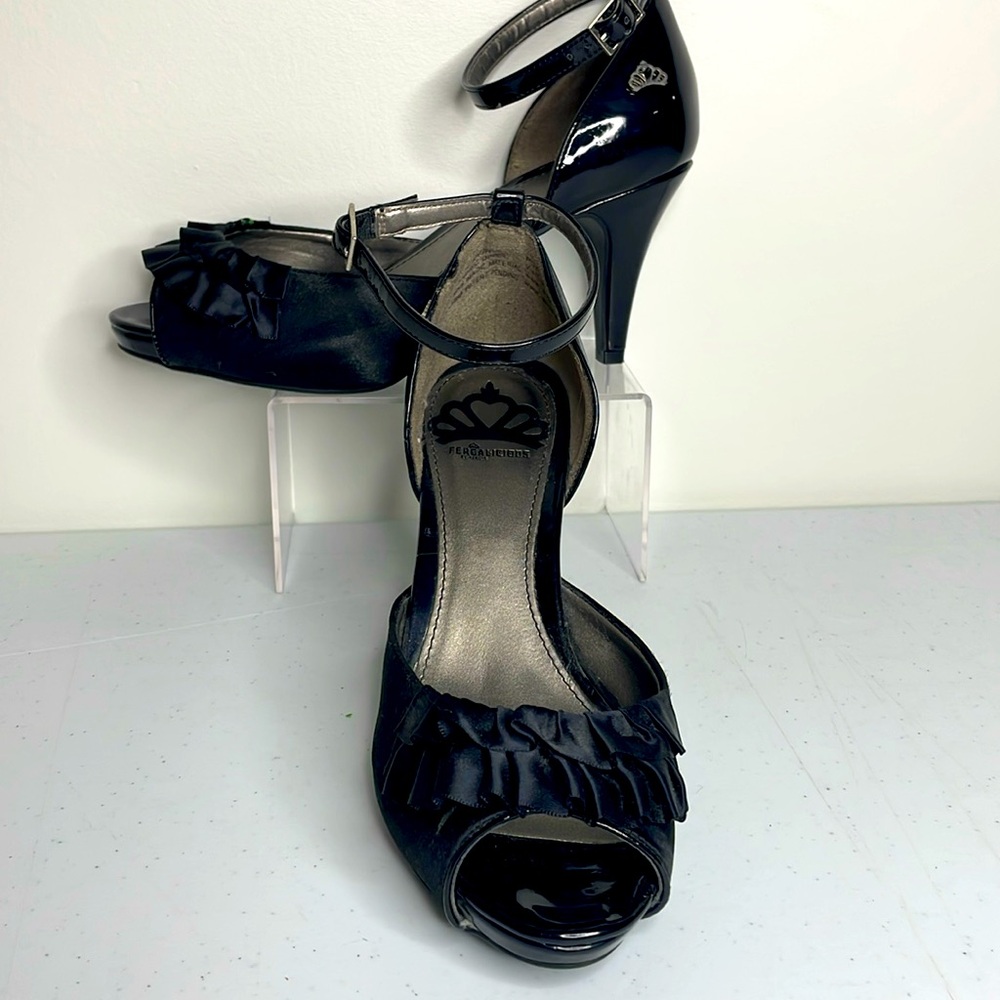 🍉 Size 6.5 FERGALICIOUS BLACK SATIN